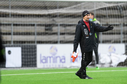 assisterande tränare Nemanja Miljanovic