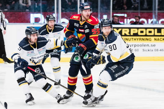 s Adam Almquist och Ted Brithén uppvaktar Djurgårdens