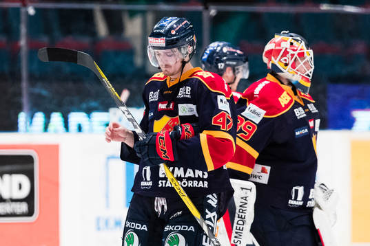 Djurgårdens Linus Johansson och målvakt Adam Reideborn