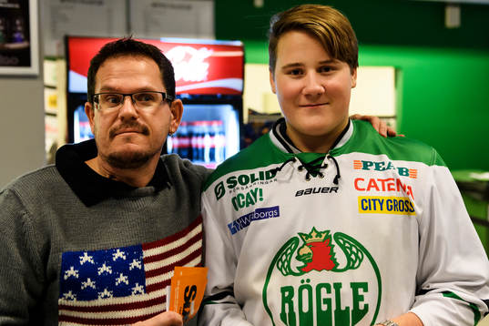 Två Rögle supporters