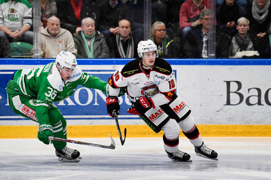 Rögles Filip Karlsson mot Malmö Redhawks Robin Alvarez