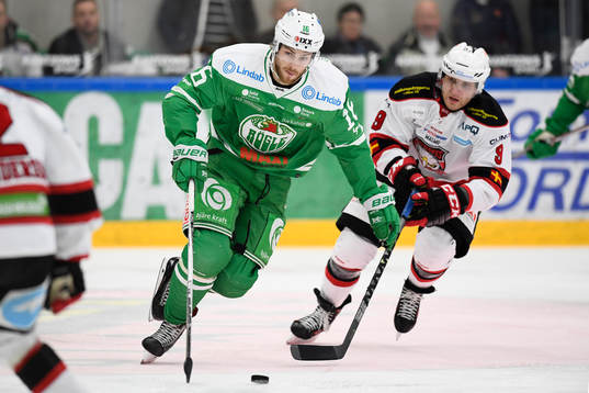 Rögles Christopher Liljewall mot Malmö Redhawks Frederik
