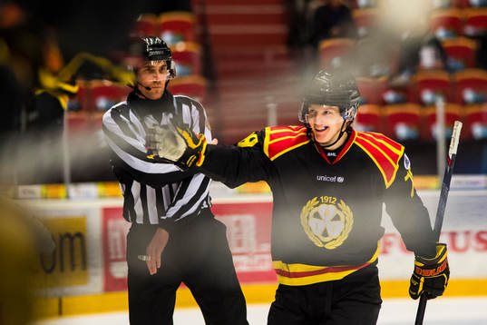 Brynäs Daniel Mannberg jublar