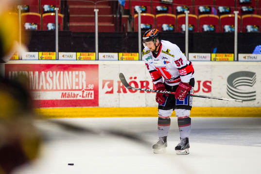 Örebros Johan Motin har ont