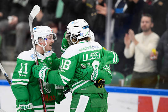 Rögles spelare jublar