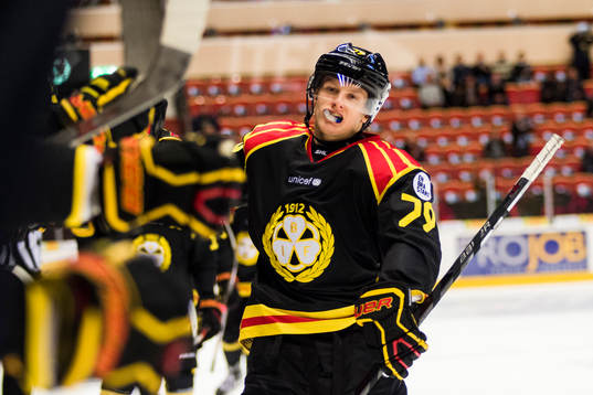 Brynäs Daniel Mannberg jublar