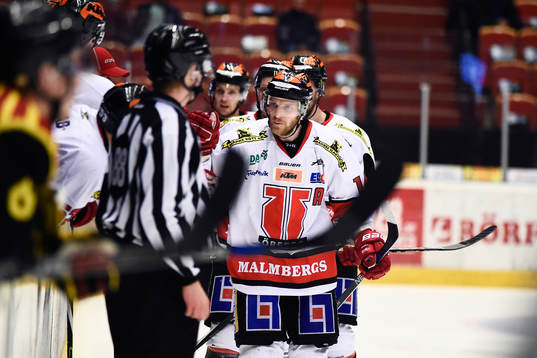 Örebros Tom Wandell jublar
