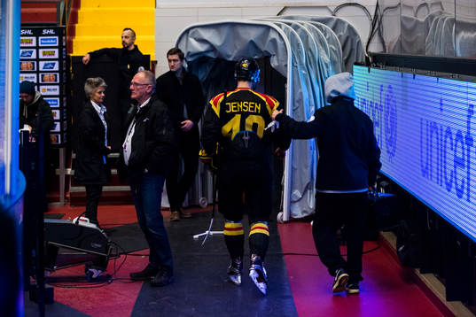Brynäs Jesper Jensen lämnar isen