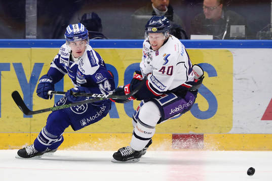 Leksands Oskar Lang mot Linköpings Ken André Olimb