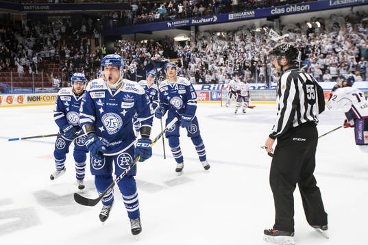 Leksands Ben Youds jublar