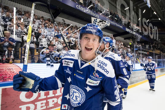 Leksands Olle Alsing jublar