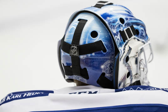 Målvaktshjälm Leksands målvakt Henrik Haukeland  i