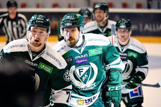 Färjestads Jonas Holös jublar