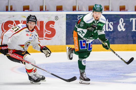 Luleås Bill Sweatt och Färjestads Rasmus Asplund