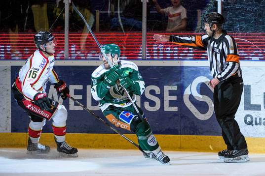 Färjestads Jonas Holös gör 3-2 och Luleås Christian