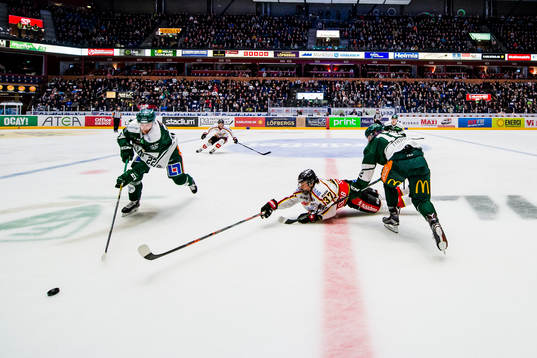 Färjestads Per Åslund och Luleås Isac Lundeström
