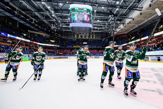 Färjestads spelare jublar