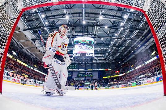 Luleås målvakt Filip Gustavsson deppar