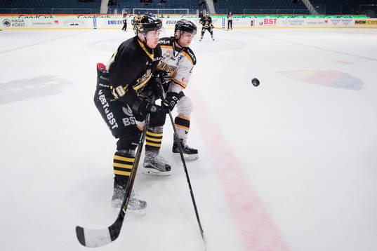 s Anders Eriksson mot Panterns Martin Janolhs