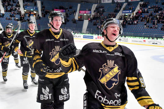 s Jesper Bratt jublar