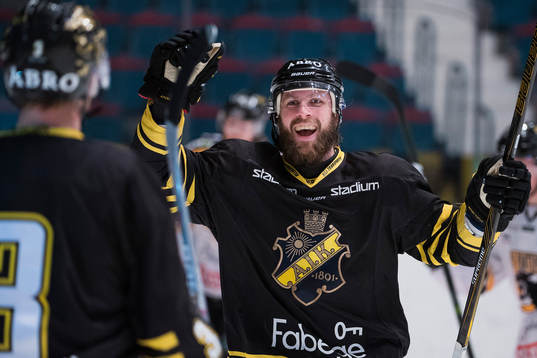 s Robin Dahlström jublar