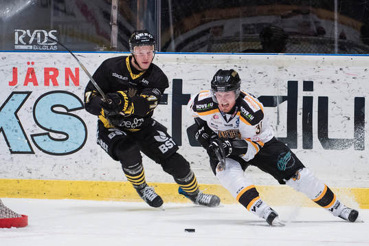s Jacob Spångberg och Panterns Emil Sandin