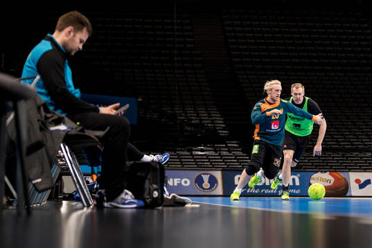 Målvakt Mikael Appelgren och Fredric Pettersson spelar