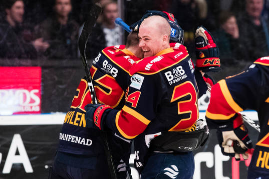 Djurgårdens Mikael Ahlén och Daniel Brodin jublar