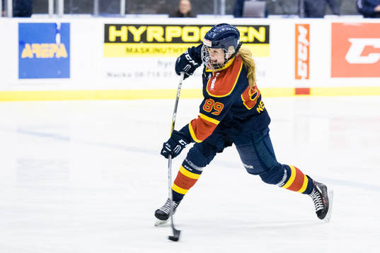 Djurgårdens Solveig Neunzert med ett skott