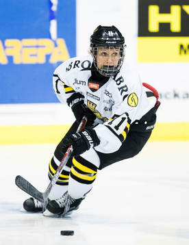 s Line Bialik med pucken