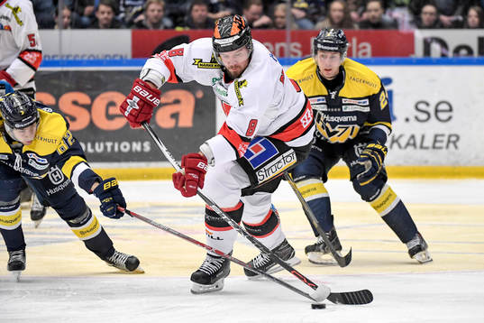 s Kevin Stenlund och Örebros Nicklas Grossmann