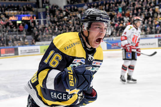 s Filip Sandberg jublar