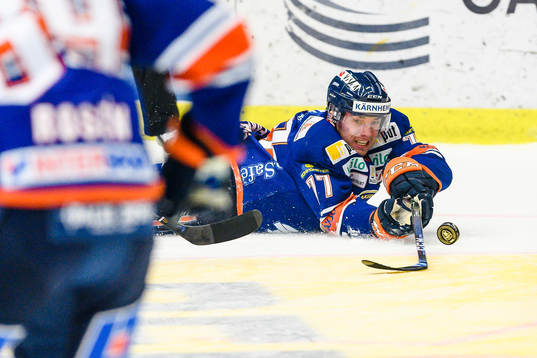 Växjös Pontus Netterberg stänker sig