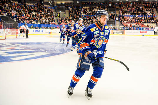 Växjös Robert Rosén jublar