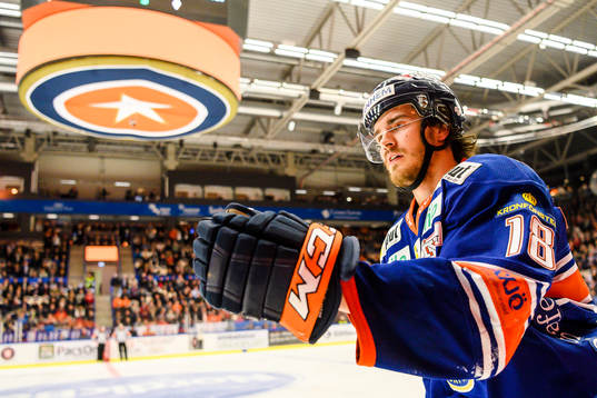 Växjös Dennis Everberg jublar