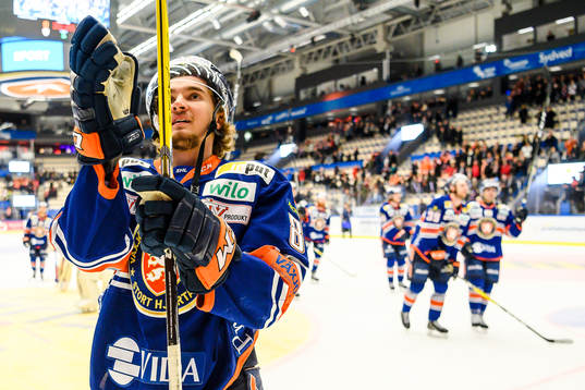 Växjös Adam Brodecki jublar