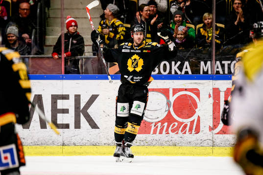 Skellefteås Bud Holloway jublar