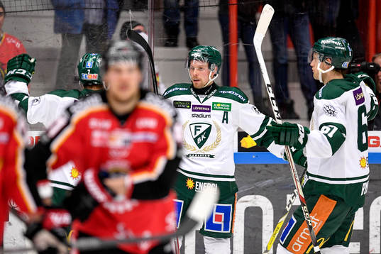 Färjestads Alexander Johansson jublar