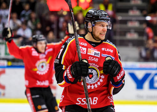 Luleås Ilari Melart jublar