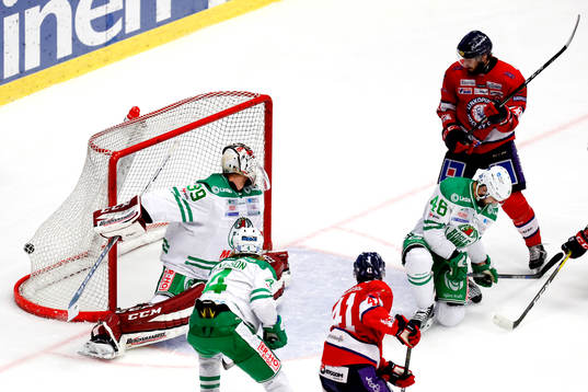 Linköpings Niklas Fogström gör 1-0 bakom Rögles