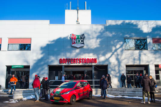 under fotbollsmatchen i Nederländska ligan
