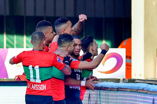 Nijmegens Reagy Ofosu jublar med lagkamrater