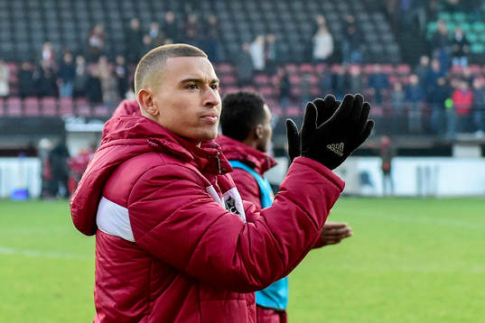 Nijmegens Jordan Larsson tackar publiken
