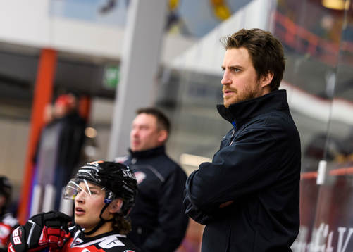 Piteås Sportchef Jonatan Glader agerar tränare då