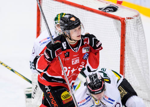 Piteås Petter Mäkitalo jublar