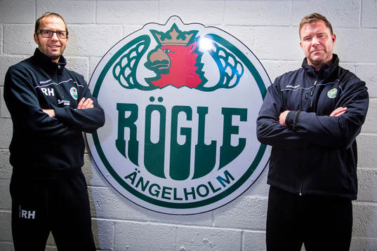 Rögles assisterande tränare Roger Hansson och