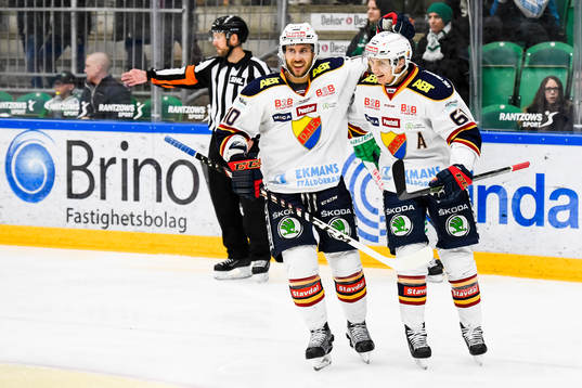 Djurgårdens Jeff Tambellini och Markus Ljungh jublar