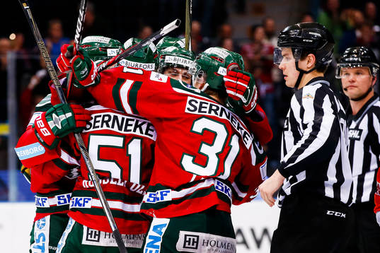 Bläddra bland fler bilder av Ishockey, SHL, Frölunda - Karlskrona