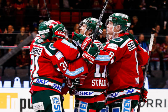 Frölundas spelare jublar
