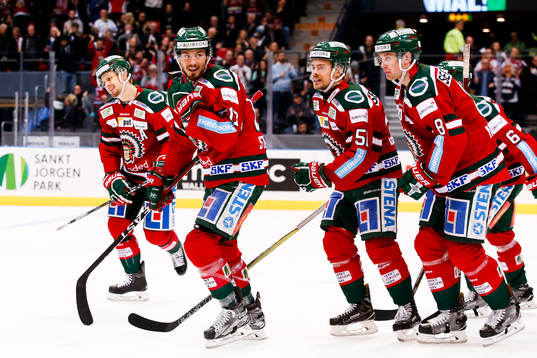 Frölundas spelare jublar